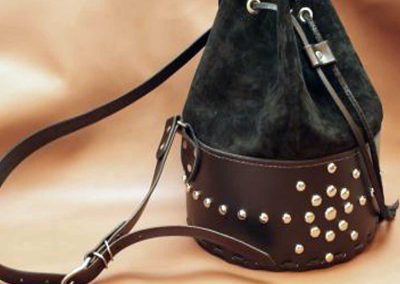 custom-leather-drawstring-purse