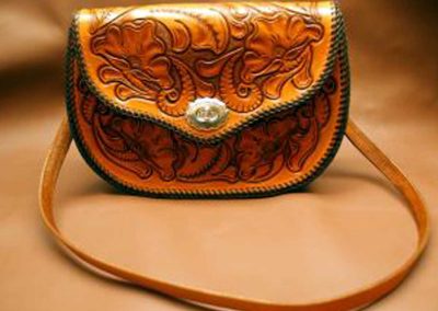 custom-leather-hand-tooled-purse-3